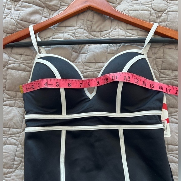 NWT SPANX Sweetheart One Piece Swimsuit Bathing Suit Built-In Bra Underwire - Picture 11 of 16